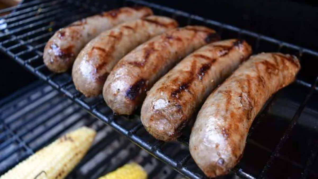 How to Grill Brats to the Perfect Temperature | Char-Broil® (2022)